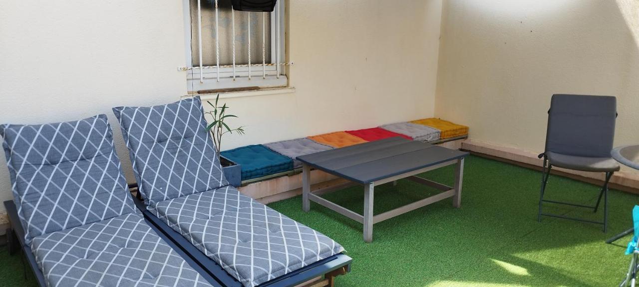 Joli Appartement Avec Grande Et Belle Terrasse, Au Pied De La Plage Du Grazel! Gruissan Exteriör bild